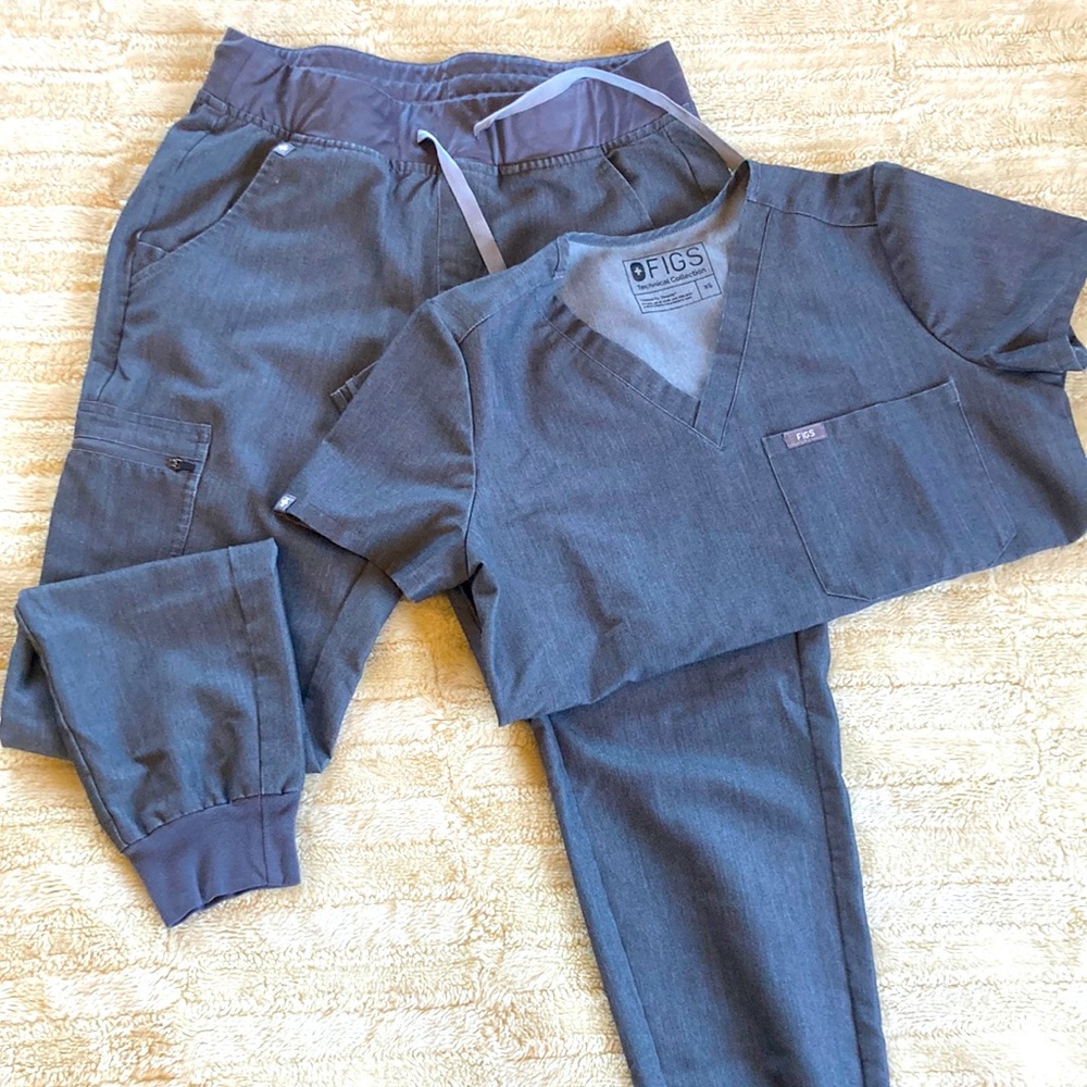 Figs scrub set